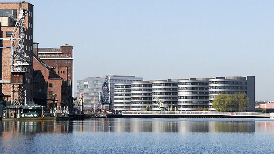 Der Bürokomplex 'Five Boats' im Duisburger Innenhafen